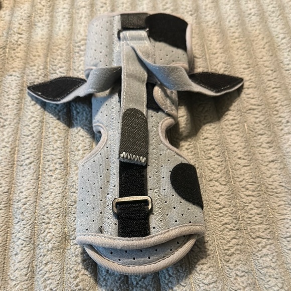 Gray Plantar Fasciitis Night Splint - Picture 11 of 12